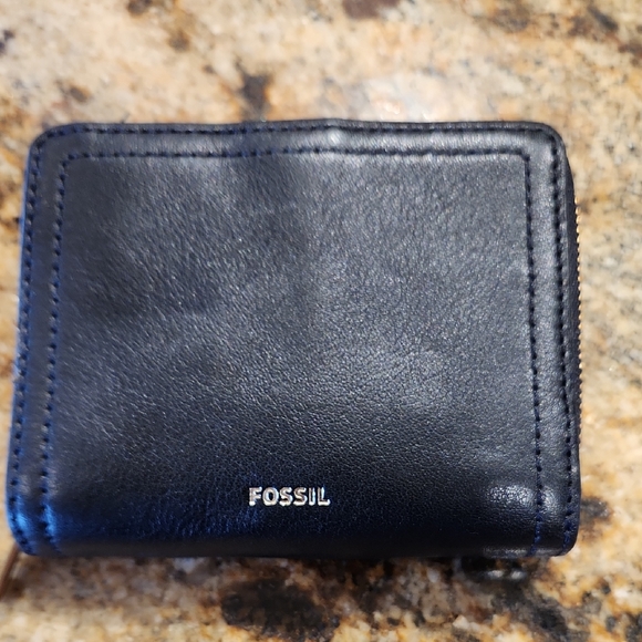 Fossil Black Logan Leather RFID Mini Multifunction Wallet NWT - Picture 1 of 7